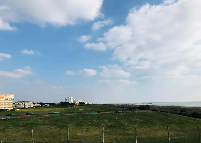 Maison Des Loriots, Charme Marin, A 100m 펜션